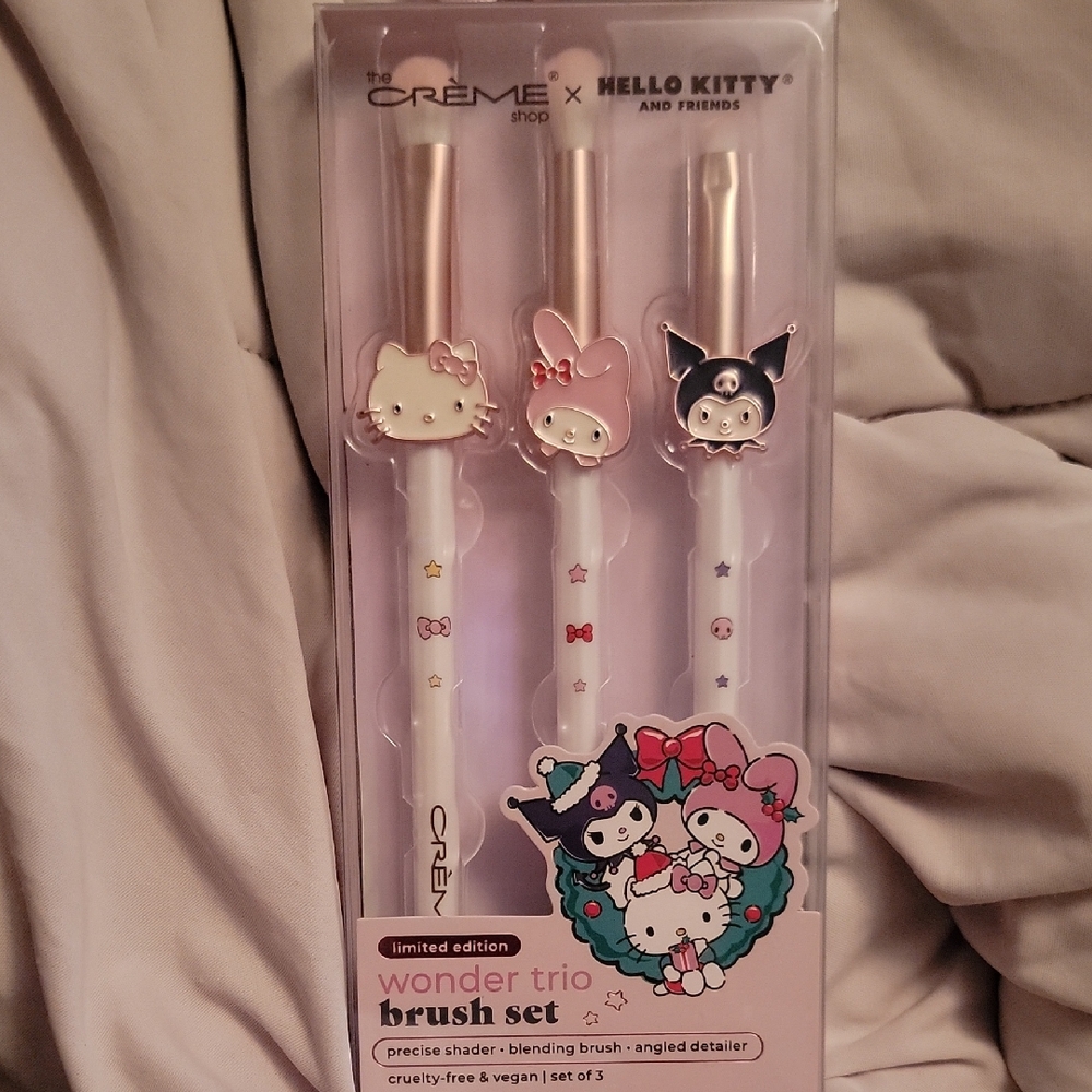 The Crème Shop x Hello Kitty Wonder Trio Brush Set - Pink and White
